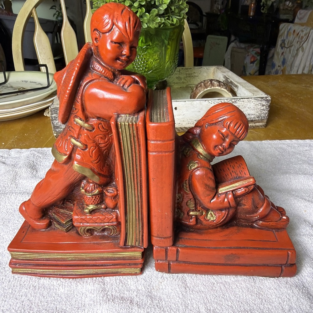 Universal statuary Asian girl And Boy reading book end 1964 5.5" tall Vintage
